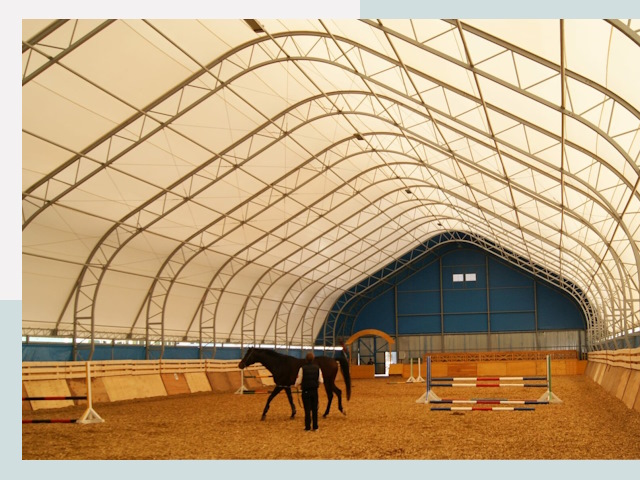 Строительство конных манежей в Колпине