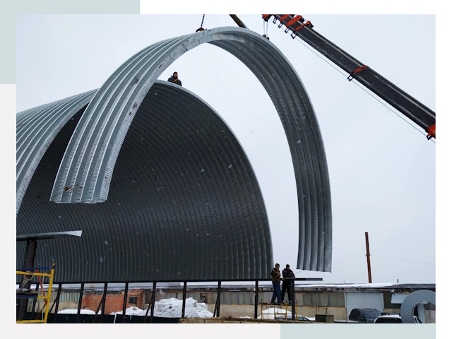 Полукруглые ангары в Колпине