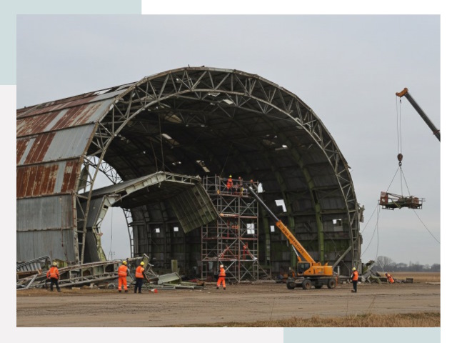 Демонтаж ангаров в Колпине